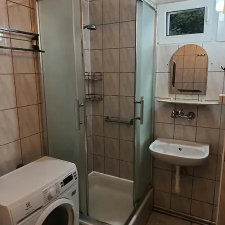 Trzypokojowe Mieszkanie W Bloku Apartmán